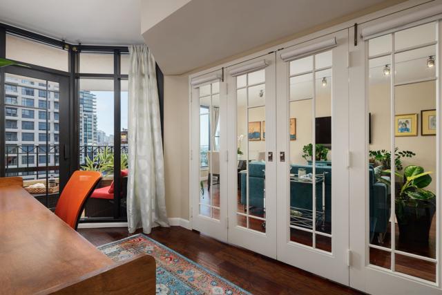 500 W Harbor Dr, San Diego CA: https://media.crmls.org/mediaz/5201ea36-4060-4112-9b28-f8aacbe9c351.jpg