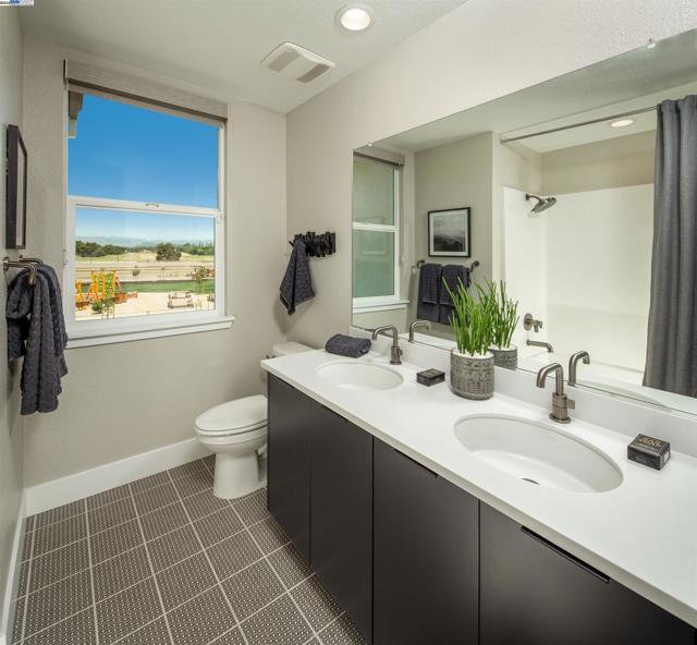 344 Waypoint Drive, Napa CA: https://media.crmls.org/mediaz/520236fb-322a-4b57-adbf-f7ef3da61384.jpg