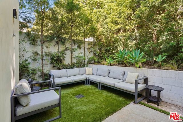 2215 5th Street, B photo 31