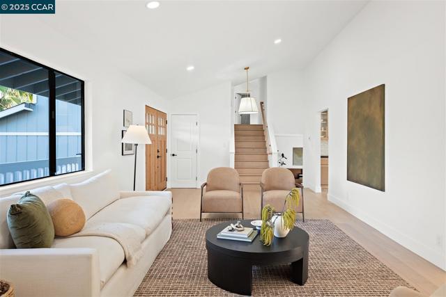 101 Lena Ct, Pleasant Hill CA: https://media.crmls.org/mediaz/5202640e-b821-4430-8d8c-d7ebc9a92da7.jpg