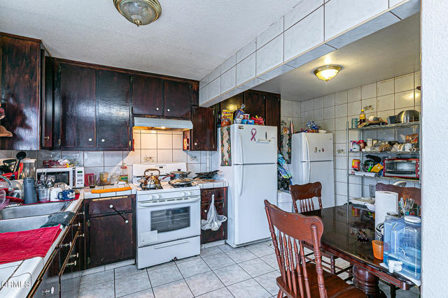 105 Julia Drive, Guadalupe CA: https://media.crmls.org/mediaz/52027928-6ad0-4ce7-b206-d58b64818d86.jpg