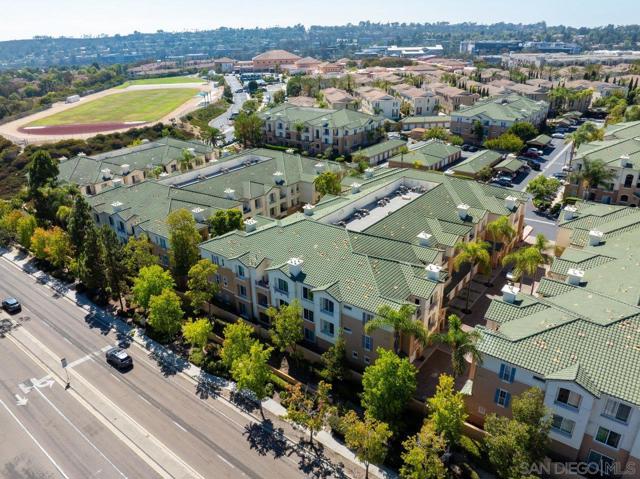 12373 Carmel Country Rd, San Diego CA: https://media.crmls.org/mediaz/52032543-7c53-49da-a43c-971f521ff9d6.jpg