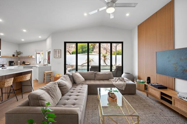 51605 Avenida Carranza, La Quinta CA: https://media.crmls.org/mediaz/52034af3-4a21-43ae-bce9-c17b5fb6385b.jpg