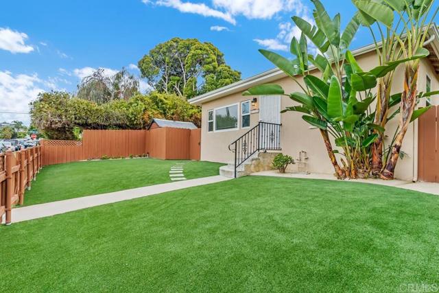 4725 Saratoga Avenue, San Diego CA: https://media.crmls.org/mediaz/5204d251-5cc7-4bdf-aada-2d5e8ca2a6ef.jpg