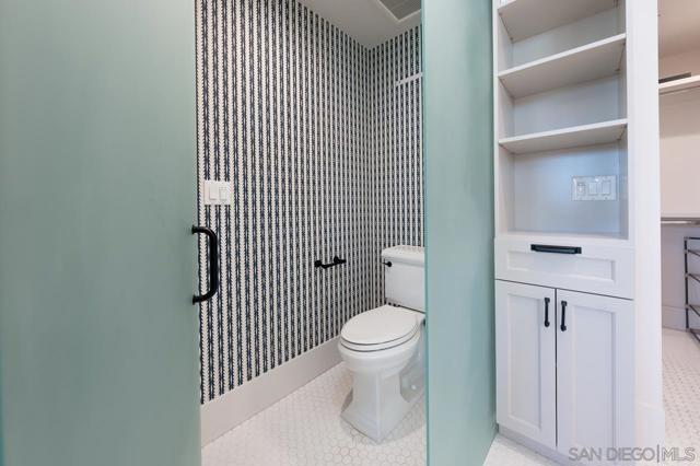 825 9th St., Coronado CA: https://media.crmls.org/mediaz/5204dbcb-6db2-42bb-8845-3fe548f467b8.jpg