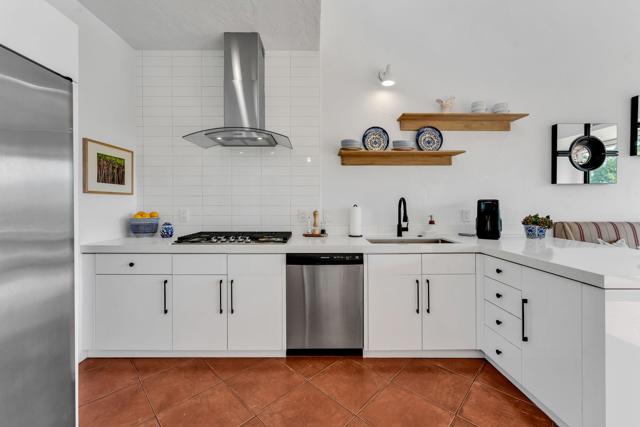511 Desert West Drive, Rancho Mirage CA: https://media.crmls.org/mediaz/52053f4b-8ba5-4460-aed3-e610b531668e.jpg
