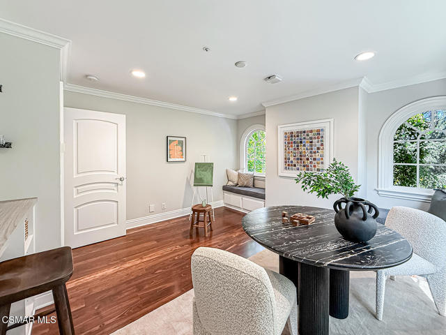 581 Lakeview Canyon Road, Westlake Village CA: https://media.crmls.org/mediaz/5205b97b-0c49-432a-afdd-ddfb723ec78a.jpg