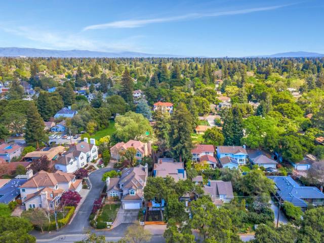 546 9th Avenue, Menlo Park CA: https://media.crmls.org/mediaz/5205cf5a-f520-49ec-9fd6-99c2f3b2fca8.jpg
