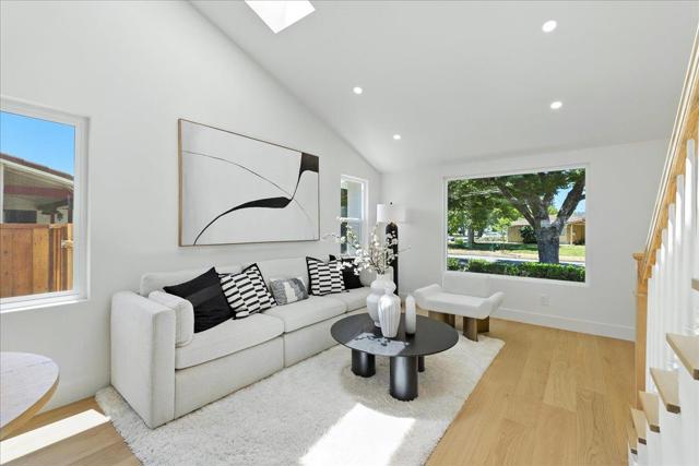 2286 Weston Drive, San Jose CA: https://media.crmls.org/mediaz/52063d7c-2aee-480f-863a-ff8dabb4427c.jpg