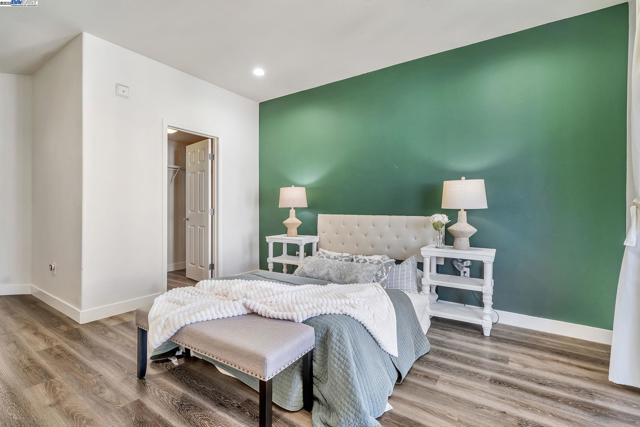 4222 Clarinbridge Cir, Dublin CA: https://media.crmls.org/mediaz/52063e7a-a658-4235-a9db-515259fa547c.jpg