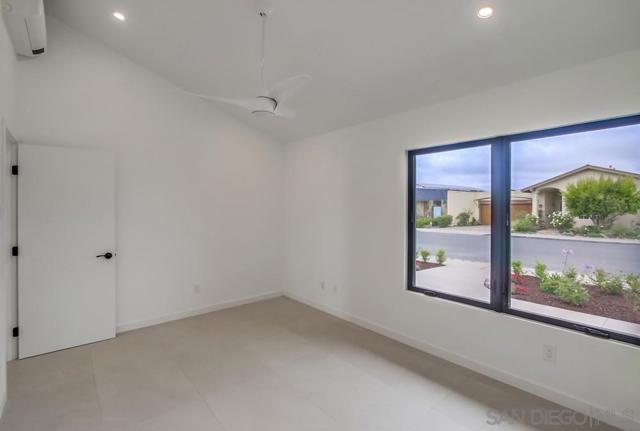 14066 Crest Way, Del Mar CA: https://media.crmls.org/mediaz/52064340-598b-411f-9102-87289b6f6249.jpg