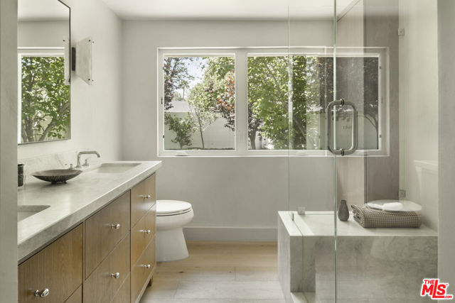 30610 Las Estrellas Drive, Malibu CA: https://media.crmls.org/mediaz/52071ea2-4b22-4489-8d9f-d8bd7fb5fd87.jpg