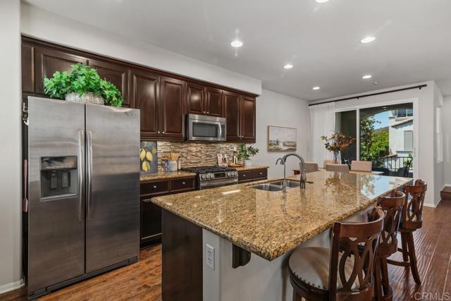 2494 Antlers Way, San Marcos CA: https://media.crmls.org/mediaz/52072640-d6e6-46ec-91be-d5e7e59b2eac.jpg