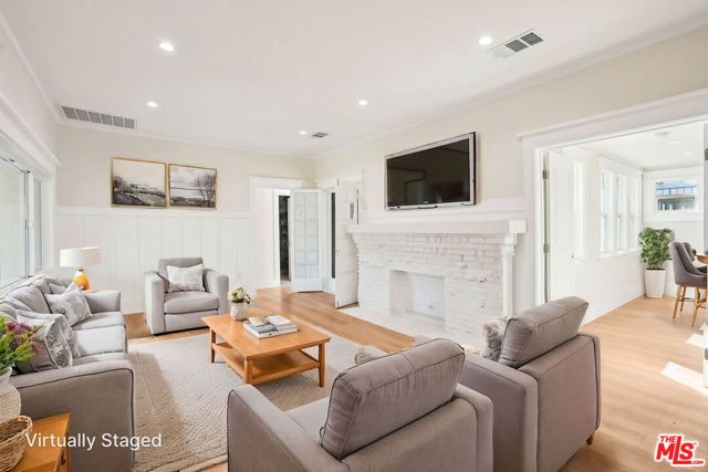 247 S Benton Way, Los Angeles CA: https://media.crmls.org/mediaz/52072e0a-8954-42e0-a794-a064aa4123cd.jpg