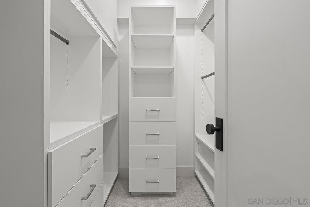 https://media.crmls.org/mediaz/5207595a-1b39-46ab-8fe5-2ac759e0f316.jpg?preset=X-Large