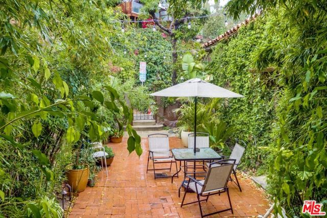 2066 GLENCOE Way, Los Angeles CA: https://media.crmls.org/mediaz/520772ca-c1f5-40f1-b393-64663b1db848.jpg