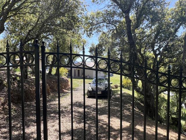 19375 Montevina Road, Los Gatos CA: https://media.crmls.org/mediaz/5207ab77-524c-4ca3-9476-9b4ffdb23e9b.jpg