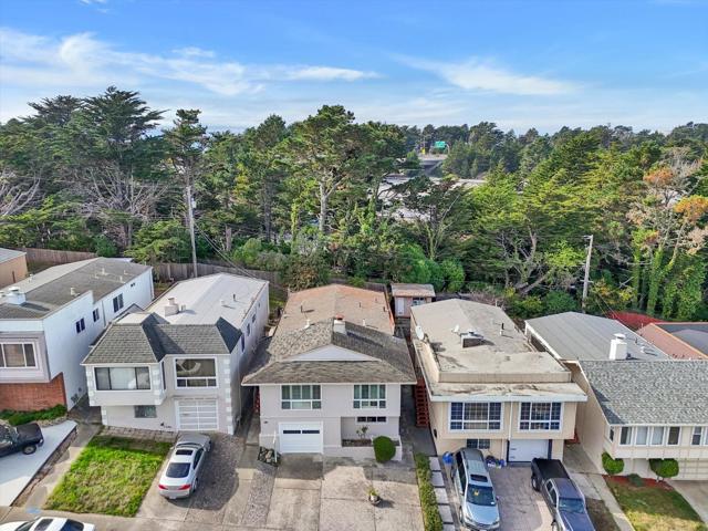 16 Christopher Court, Daly City CA: https://media.crmls.org/mediaz/52083567-1bfa-4907-8193-d85b73c3fc38.jpg