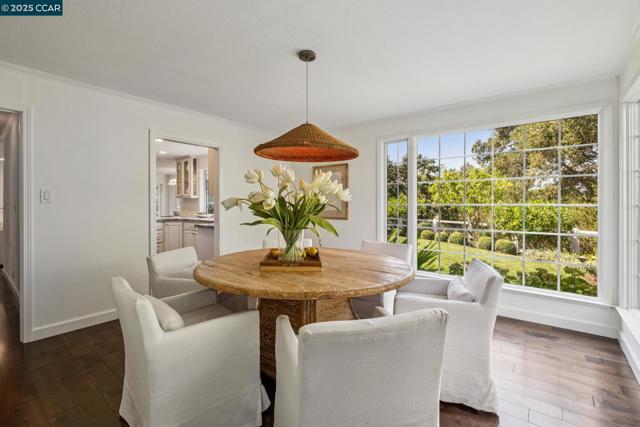 1023 Ameno Court, Lafayette CA: https://media.crmls.org/mediaz/5208689a-3ef1-4988-9a3a-dc6b41c149d7.jpg