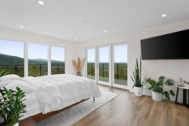 17808 Tourney Road, Los Gatos CA: https://media.crmls.org/mediaz/52086a07-7752-4b9d-bf98-edb02d607874.jpg