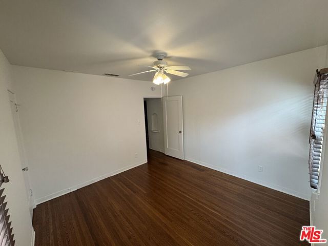 2437 Granville Avenue, Los Angeles CA: https://media.crmls.org/mediaz/520878d4-51f8-4d2f-887d-a3c15a87fa75.jpg