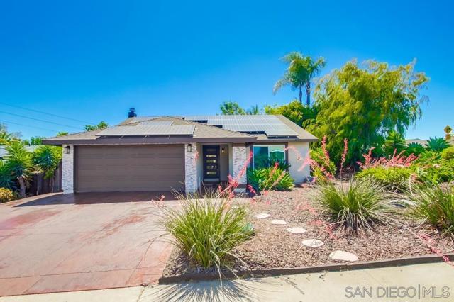 13113 Calle De Las Rosas, San Diego CA: https://media.crmls.org/mediaz/52089230-4c7c-4329-897e-6e8ef138e7ad.jpg