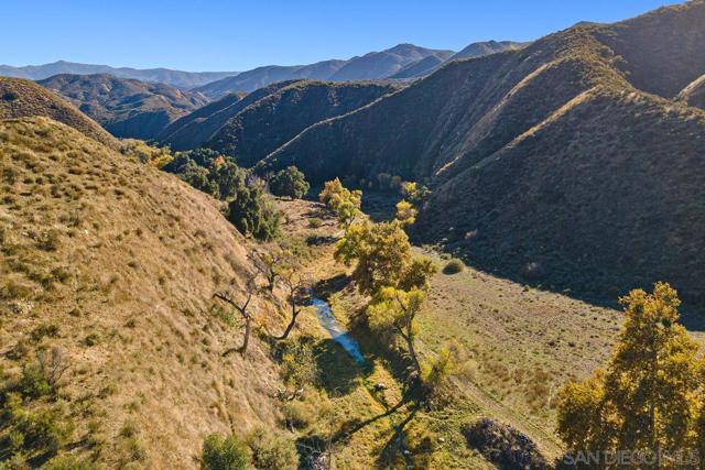 43023 Highway 79, Aguanga CA: https://media.crmls.org/mediaz/520893ba-e512-4e8b-98ff-673ab6ad76ee.jpg