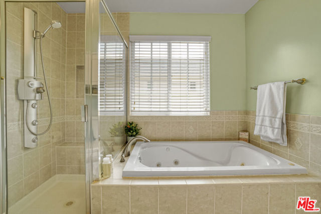 10943 Barman Avenue, Culver City CA: https://media.crmls.org/mediaz/5208a0be-9ae3-432d-953e-056e68ea24d2.jpg