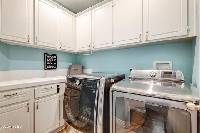 28097 Promontory Lane, Valencia CA: https://media.crmls.org/mediaz/5208eef0-c41f-442a-bf4a-863204067879.jpg