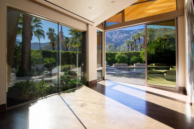 740 N Prescott Drive, Palm Springs CA: https://media.crmls.org/mediaz/52091df0-f534-42c9-bd74-340c645bb097.jpg