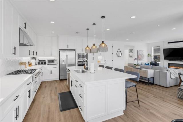 273 Skyview Drive, Marina CA: https://media.crmls.org/mediaz/520974da-c603-4882-ac2c-104c8c1a3751.jpg