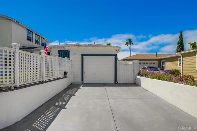 4141 Whittier Street, Ocean Beach (San Diego) CA: https://media.crmls.org/mediaz/52099eae-c34c-4b7d-8cc2-b4a9e3f3c851.jpg
