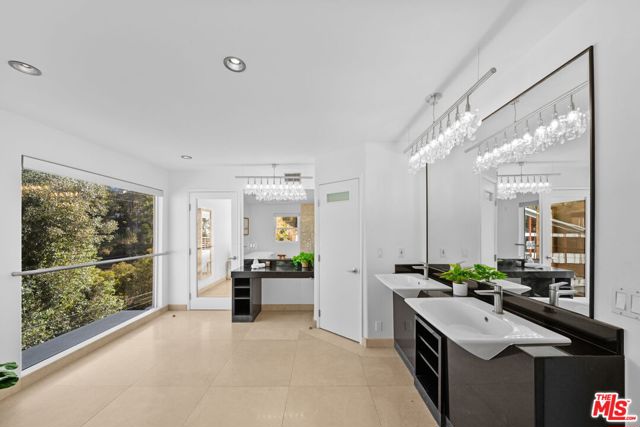 3111 Belden Drive, Los Angeles CA: https://media.crmls.org/mediaz/5209b36a-cbb1-4e87-b2b9-c9532ef5bcfa.jpg
