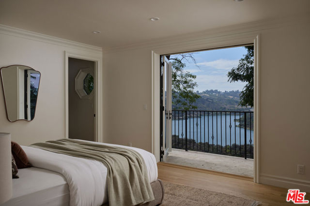 6 Bed Home for Sale in Los Angeles, California