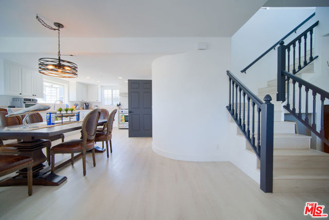 308 13th Street, Seal Beach CA: https://media.crmls.org/mediaz/520a4b7e-a5af-4ef8-a6c0-2bf81495ebe1.jpg