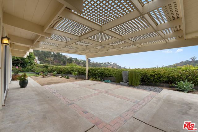 Drew Fenton | 1324 El Hito Circle Pacific Palisades CA | MLS: 7359634