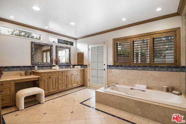 Drew Fenton | 157 N Woodburn Drive Los Angeles CA | MLS: 7226976