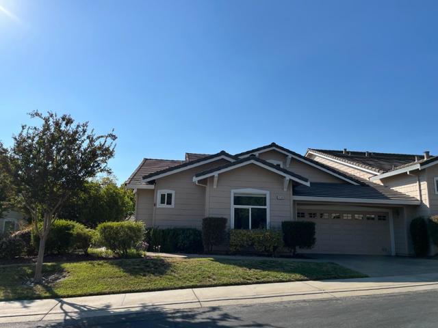 8756 Mccarty Ranch Drive, San Jose CA: https://media.crmls.org/mediaz/520b5c11-3bbc-44f4-97a3-d05b3bdbc62c.jpg