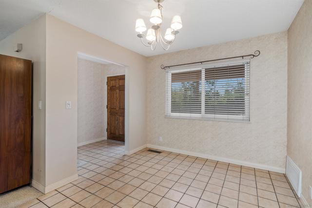 530 E 17th Ave, Escondido CA: https://media.crmls.org/mediaz/520b6df1-a79e-48b2-acc7-ff200ad51014.jpg