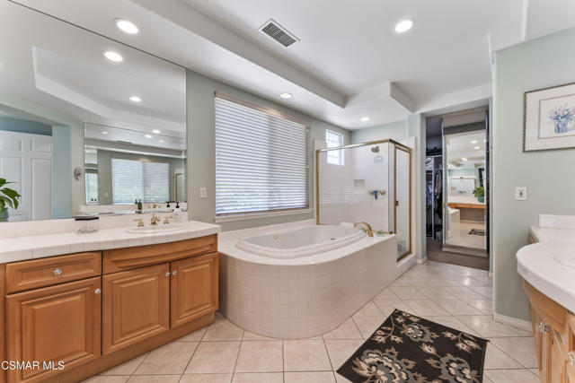 4543 Silverbell Circle, Moorpark CA: https://media.crmls.org/mediaz/520be853-5208-417b-b375-db0a5e7e6848.jpg