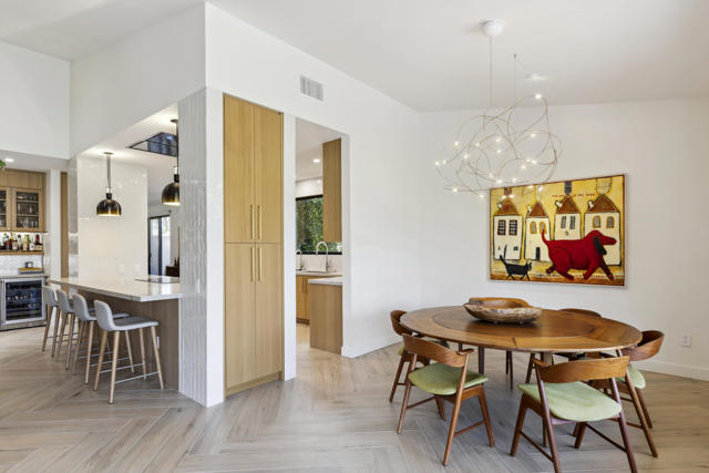 44970 Desert Horizons Drive, Indian Wells CA: https://media.crmls.org/mediaz/520ccaae-1d07-4e6e-b2b4-d09512eae57b.jpg