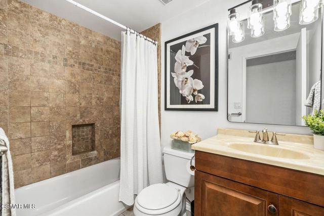 2142 Atwater Avenue, Simi Valley CA: https://media.crmls.org/mediaz/520d2243-8277-487c-bd9f-ccfd38ef0a11.jpg