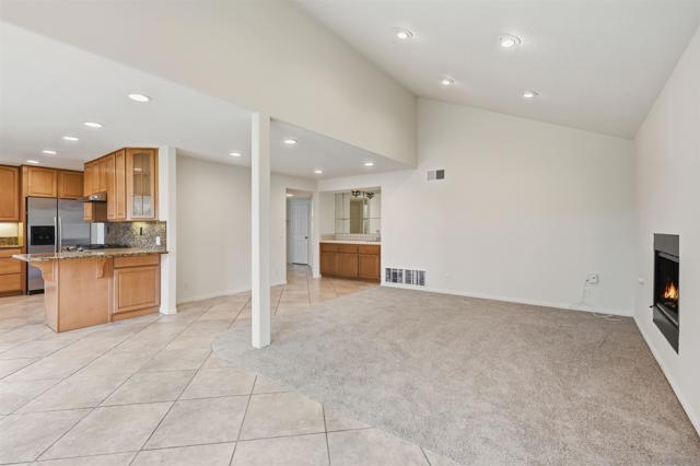 4596 Coronado Drive, Oceanside CA: https://media.crmls.org/mediaz/520d56ba-715e-45d8-940c-2ca79d19322f.jpg