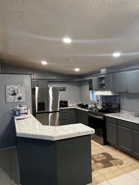 1204 Shore Garden Street, Thermal CA: https://media.crmls.org/mediaz/520d6f6e-cd8a-4004-bc15-c1f88f302db3.jpg