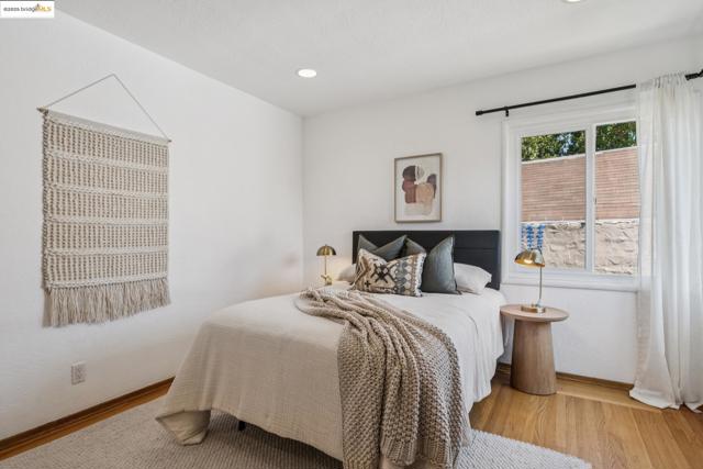 1044 Collier Dr, San Leandro CA: https://media.crmls.org/mediaz/520e854c-2ab3-4099-9813-e4b034dee2f6.jpg