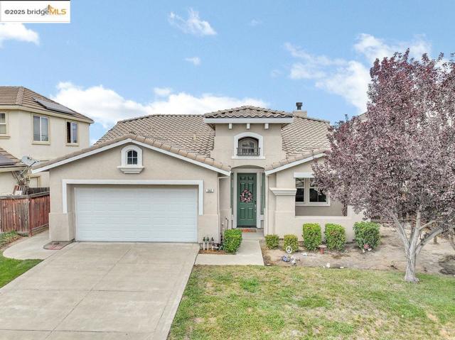 562 Douglas Drive, Brentwood CA: https://media.crmls.org/mediaz/520f13c3-b37b-4ca3-9eb6-cb9805ce9b8d.jpg