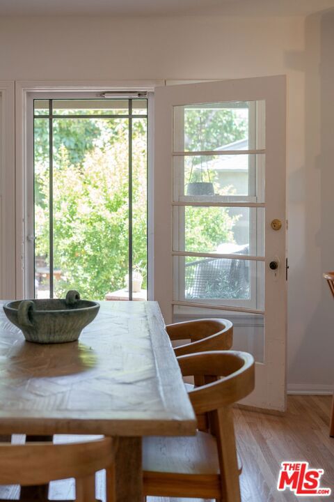 4148 Mentone Avenue, Culver City CA: https://media.crmls.org/mediaz/520f7309-bb7a-4a40-a4ae-a34643867733.jpg