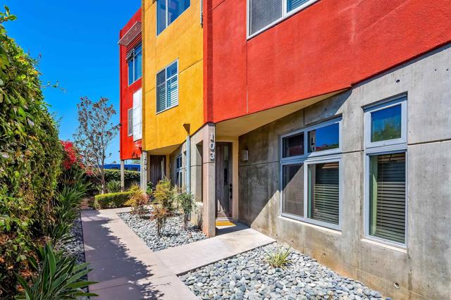 495 S Cleveland St, Oceanside CA: https://media.crmls.org/mediaz/520f74a6-e45a-4310-af39-f9880db777b6.jpg