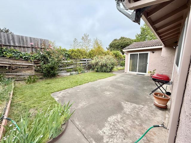 74 Meadow Terrace, Watsonville CA: https://media.crmls.org/mediaz/520f924c-90d1-40f0-b5cd-d78c3548cf5f.jpg