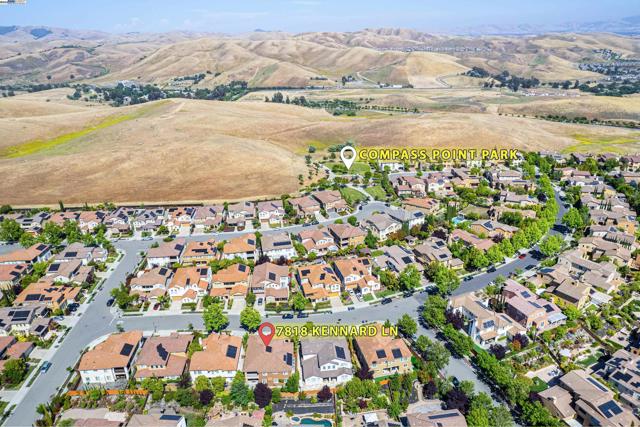 7818 Kennard Ln, San Ramon CA: https://media.crmls.org/mediaz/5210b534-a5fc-420a-aee1-dd14b592e38a.jpg